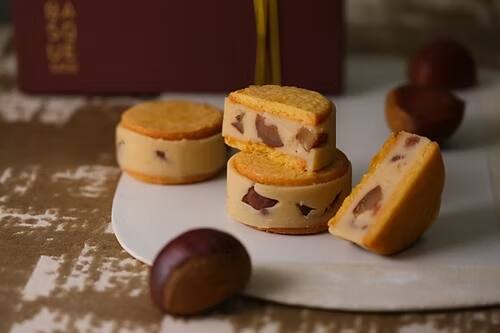 CINARIS(シナリス)